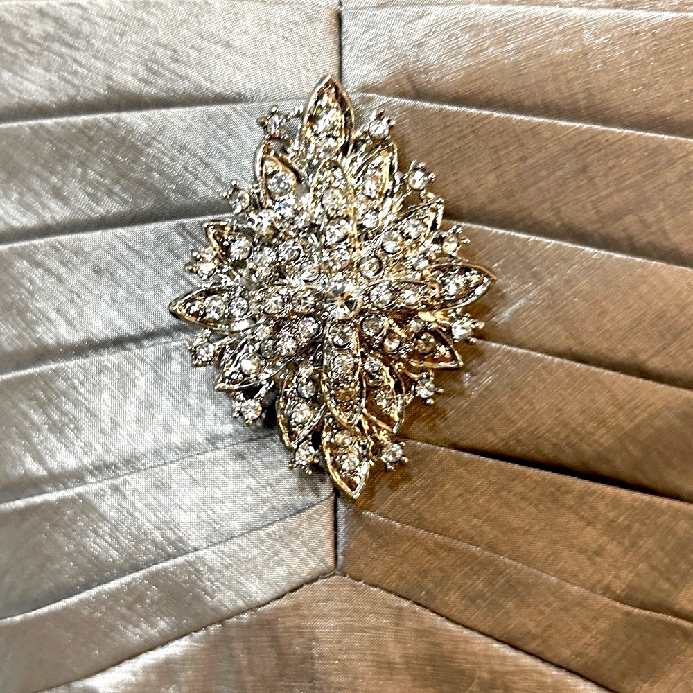 Jessica Howard Strapless Silver Gown - Picture 6 of 9